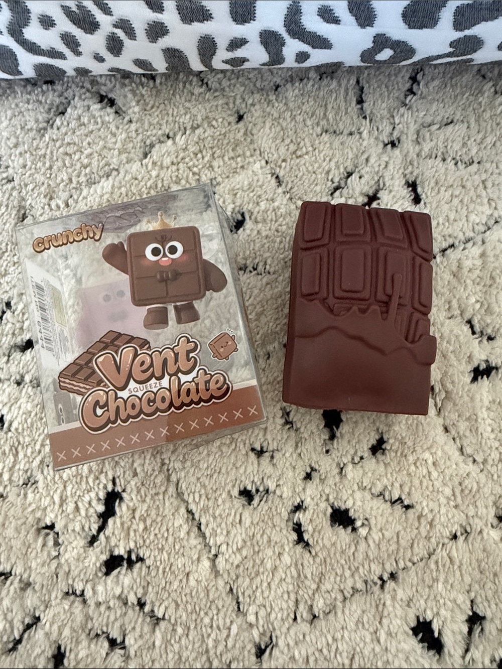 Chocolate crunchy squishy